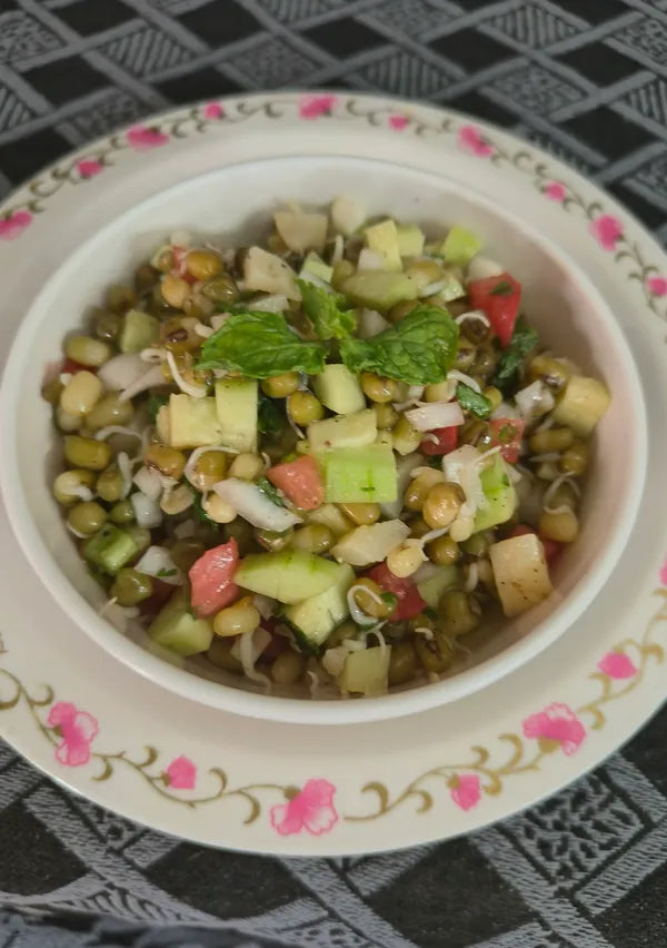 5 Minutes Quick breakfast - Healthy Sprouts Veggie Salad with Honey dressing