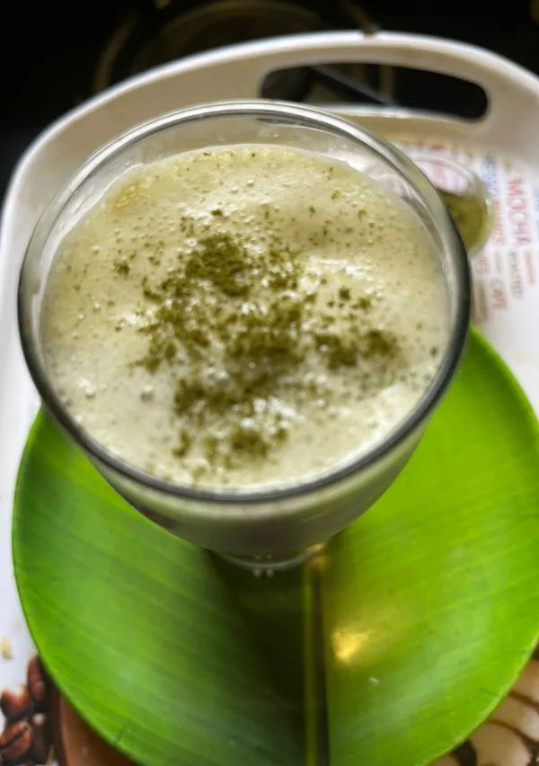 Matcha banana honey smoothie